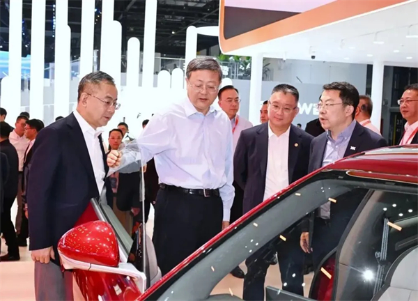党代会系列报道（四）丨以高质量党建引领高质量发展，加快建成世界一流汽车集团