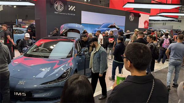 智己汽车正式登陆澳大利亚，双车闪耀墨尔本车展